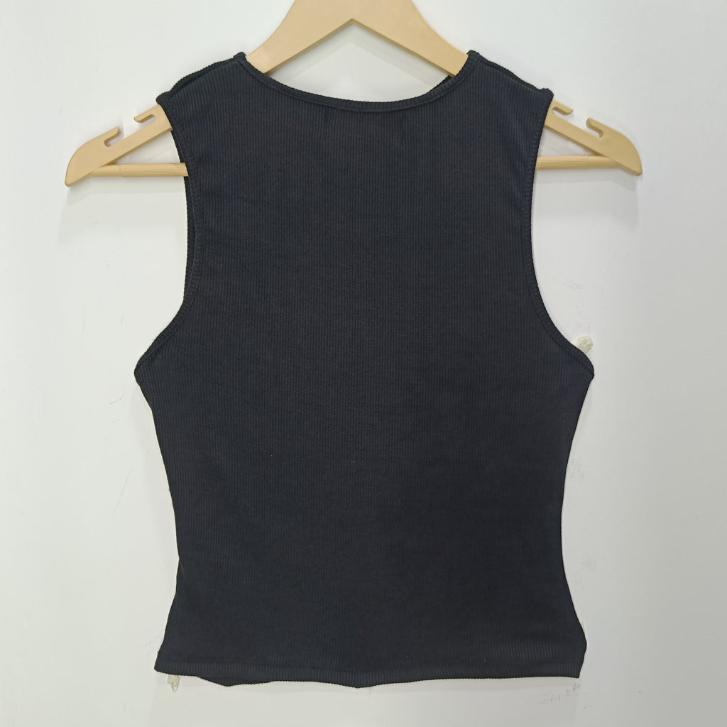Trendy Sleeveless Cut-Out Crop Top for Women – Bold, Chic & Effortlessly Stylish