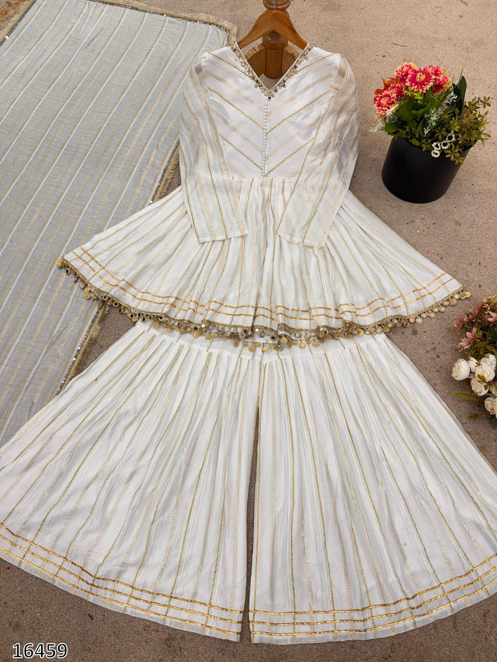 “Regal Radiance Sharara Set Suit – Trendsetting Style Statement”