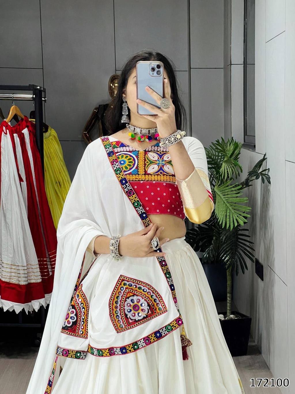 Festive Ethnic Chaniya Choli Set – Fancy Top & Dupatta Included (Navratri Showstopper)