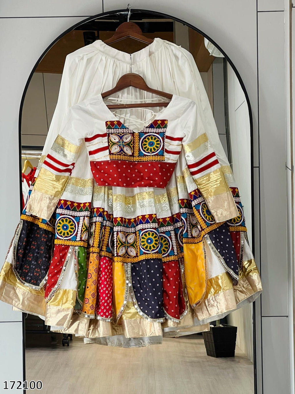 Festive Ethnic Chaniya Choli Set – Fancy Top & Dupatta Included (Navratri Showstopper)