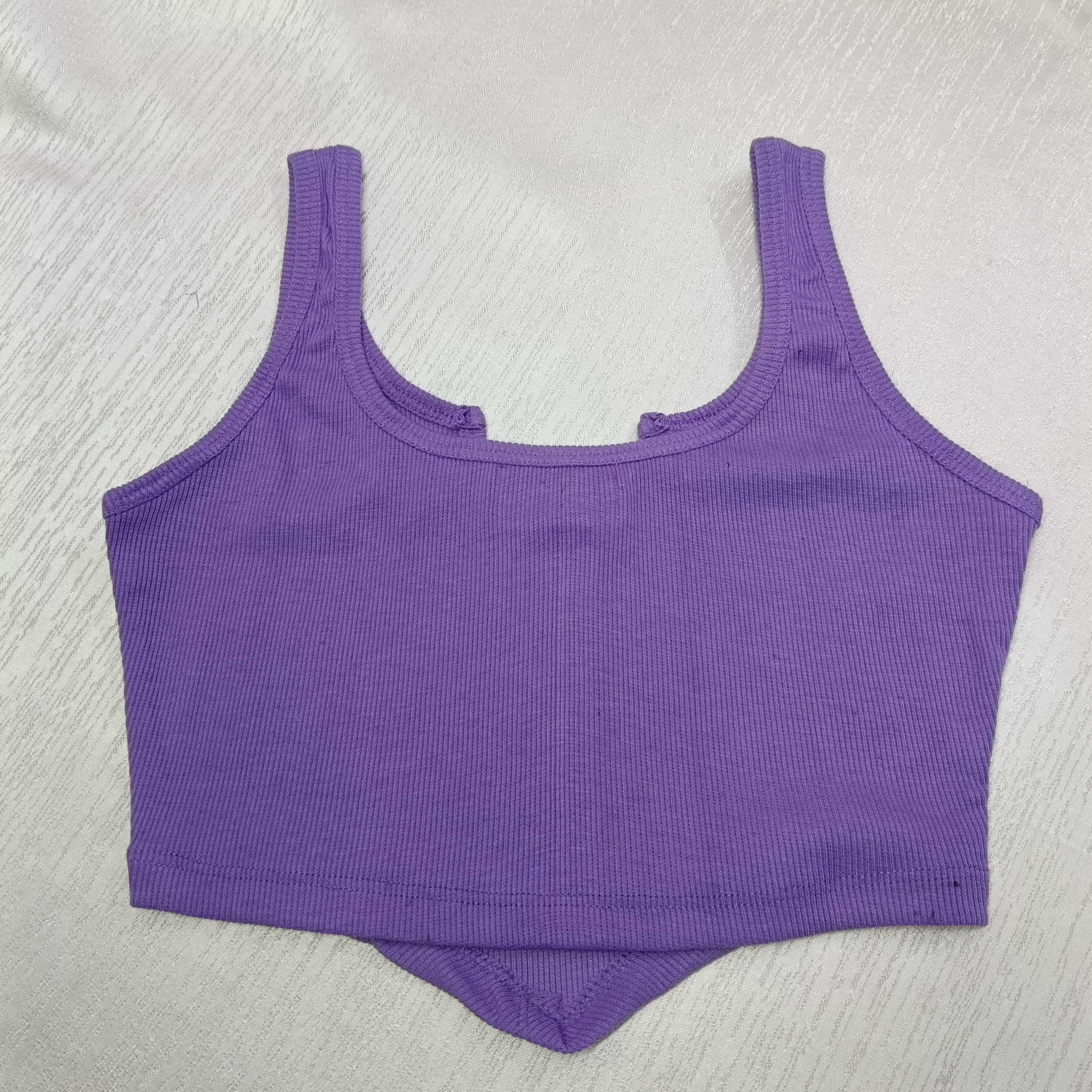 Ribbed V-Hem Stretch Crop Top