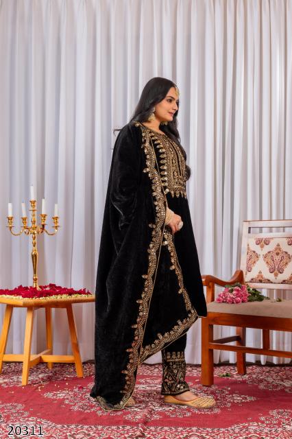 Royal Velvet Embroidered Suit Set – Luxury Party & Festive Wear for Women