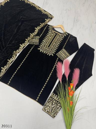 Royal Velvet Embroidered Suit Set – Luxury Party & Festive Wear for Women