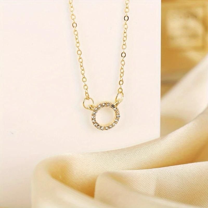 Royal Glow Gold-Plated Stone Pendant Necklace