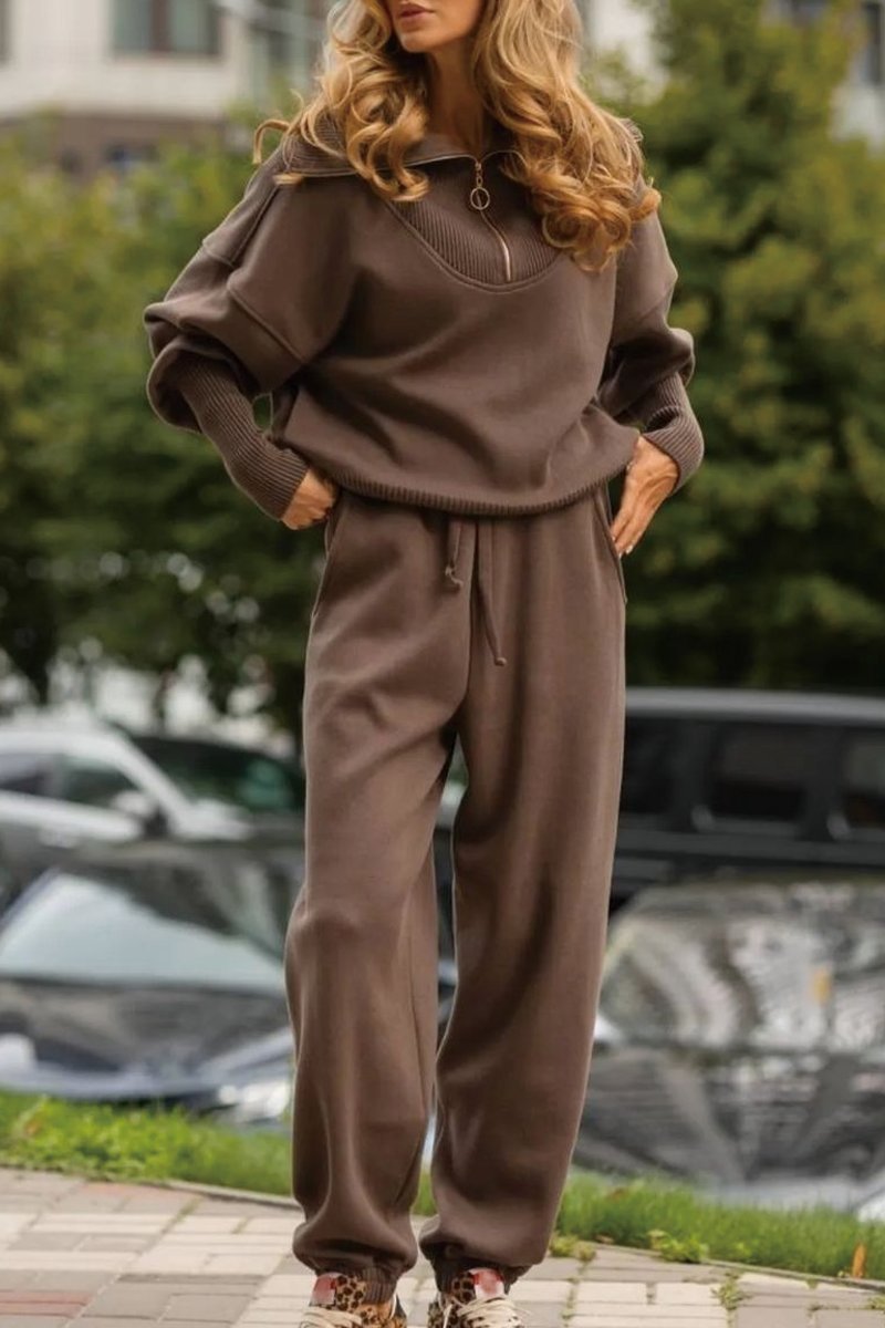 ChicFlex Women’s 2-Piece Zipper Lounge Set