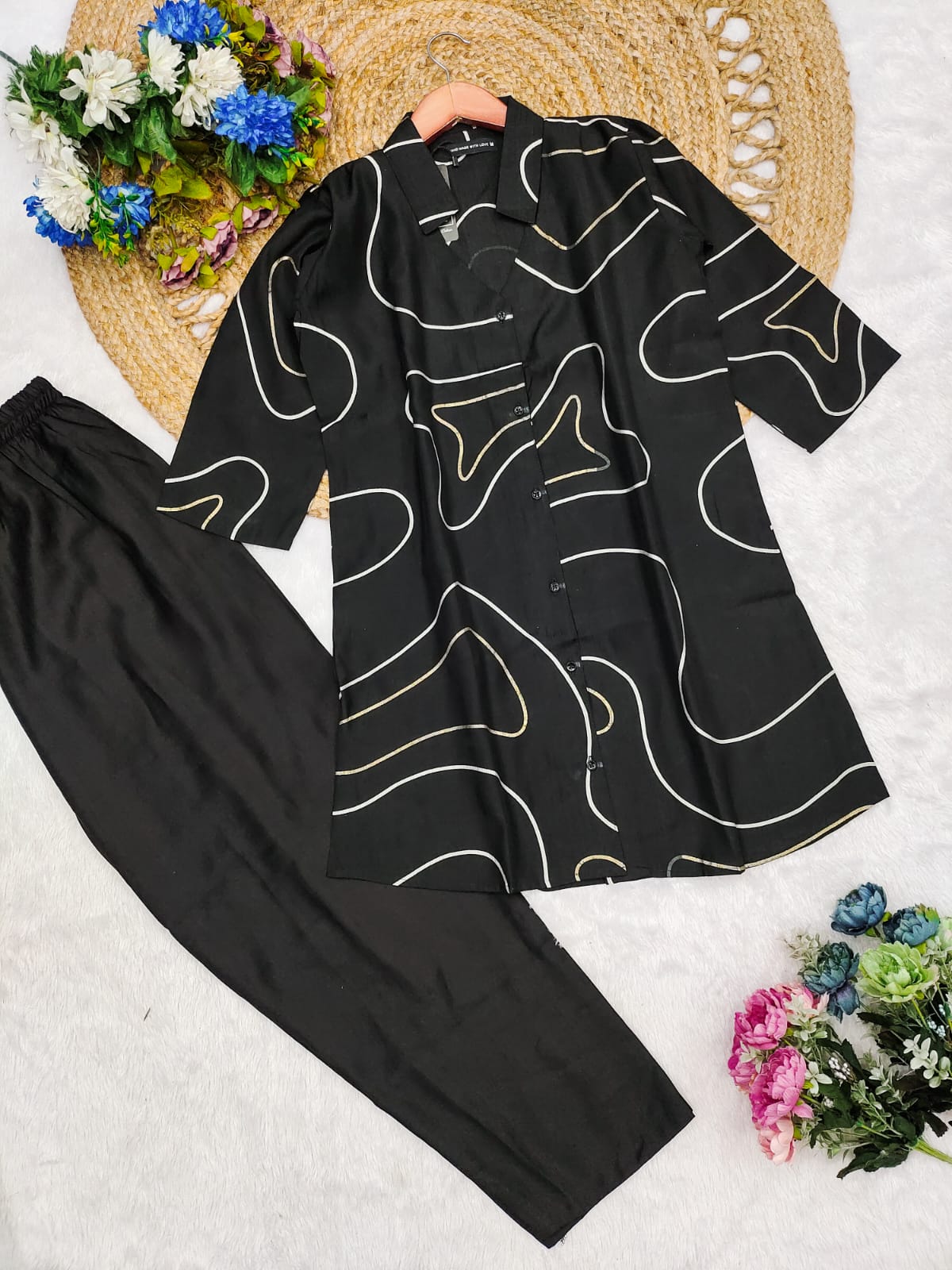 Abstract Printed Kurta Set – Chic Comfort Redefined