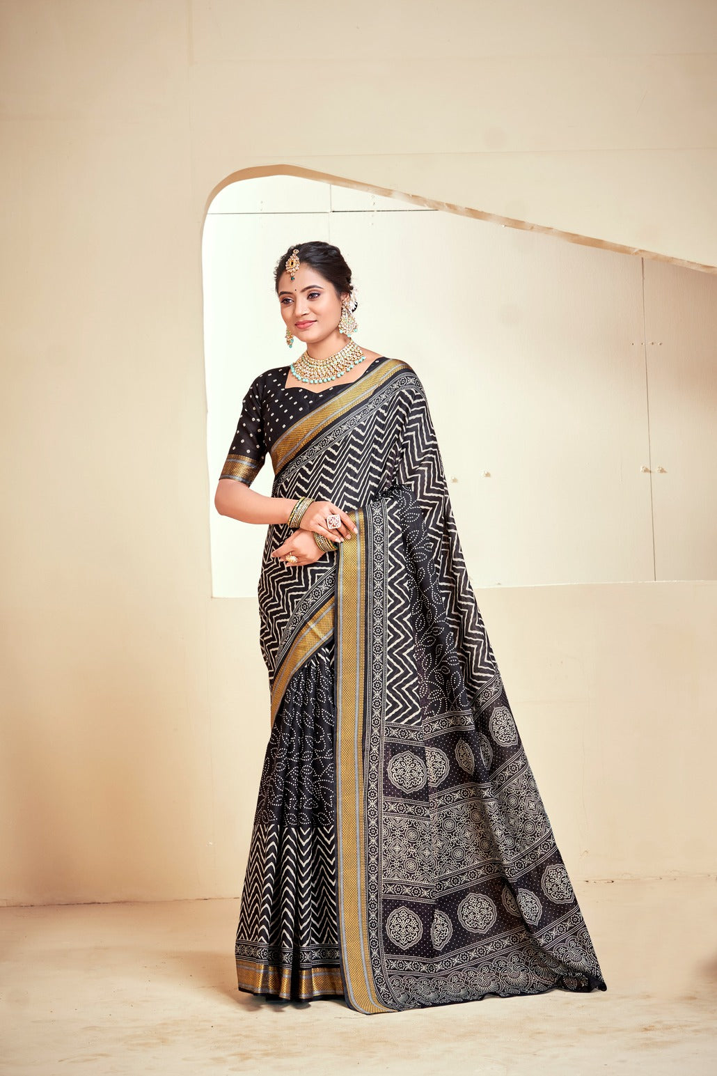 Pure Mal Mal Cotton Chatai Border Saree – Effortless Grace in Every Drape