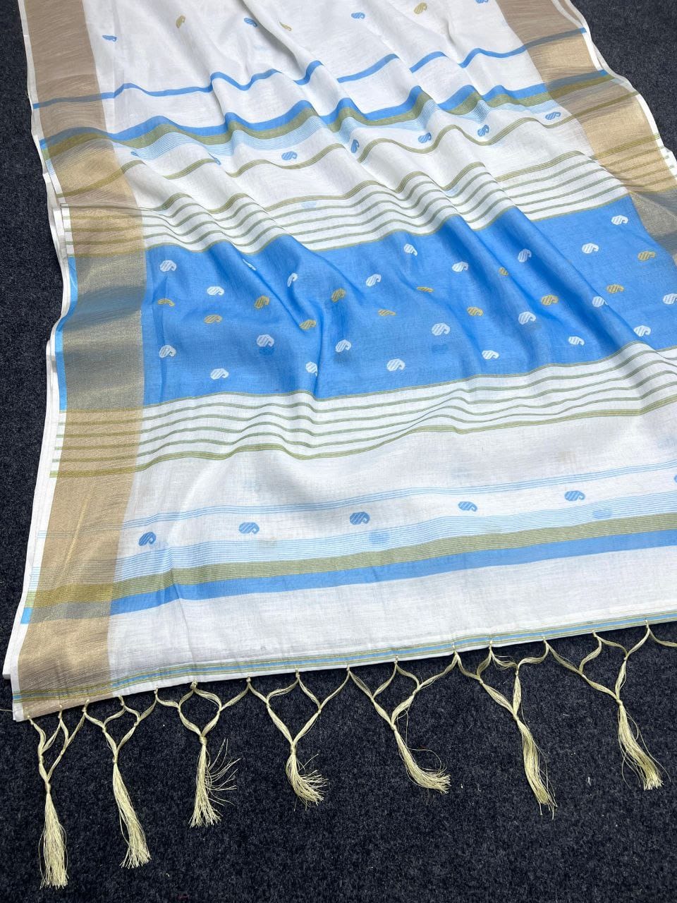 GraceWeave Premium Linen Saree with Gold Zari Border & Digital Print – Timeless Ethnic Elegance