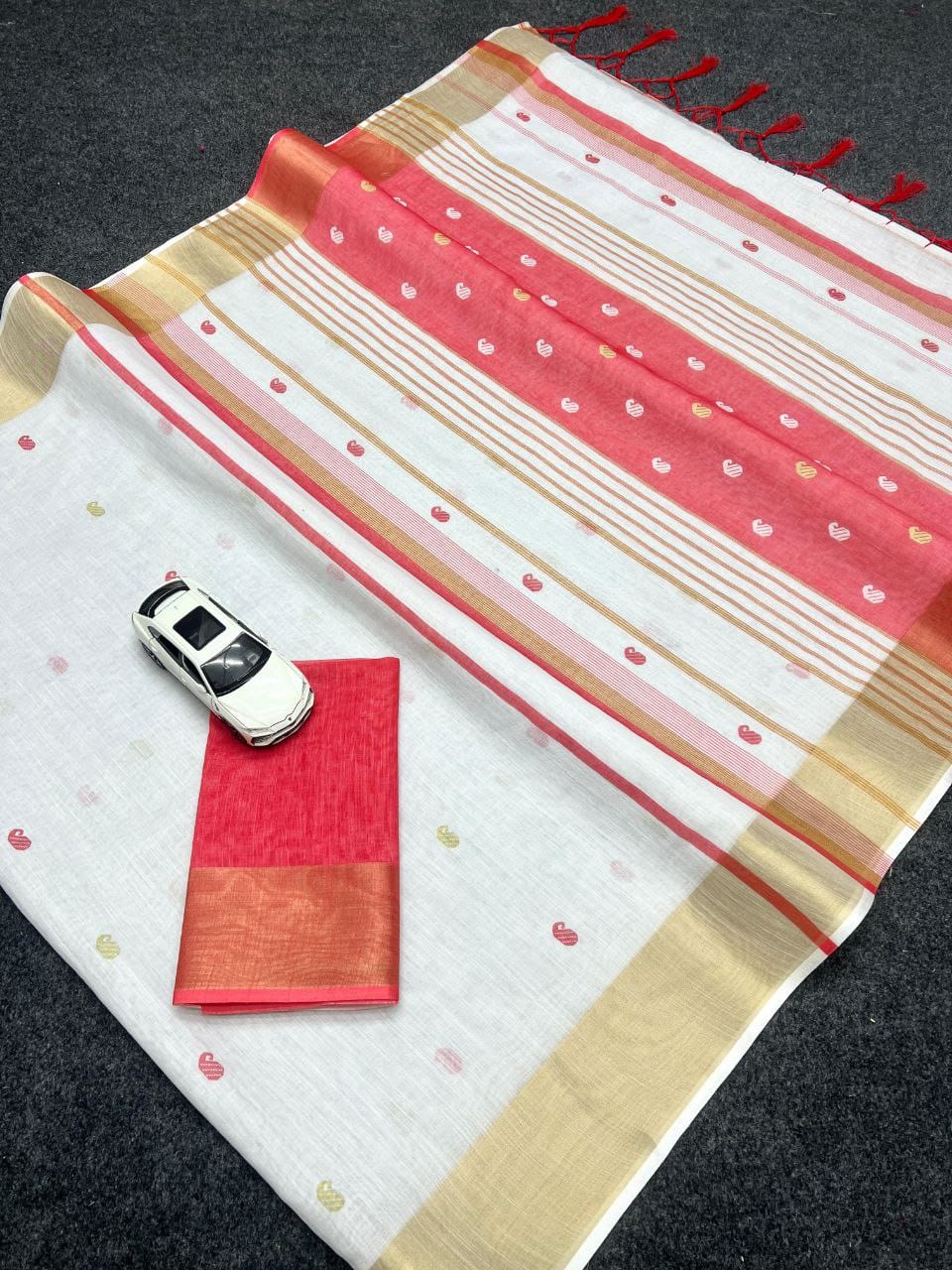 GraceWeave Premium Linen Saree with Gold Zari Border & Digital Print – Timeless Ethnic Elegance