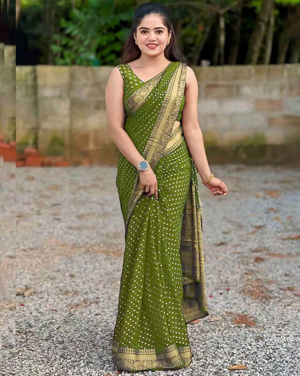 Soft Lichi Silk Saree with Rich Pallu and All-Over Jacquard Weave Design