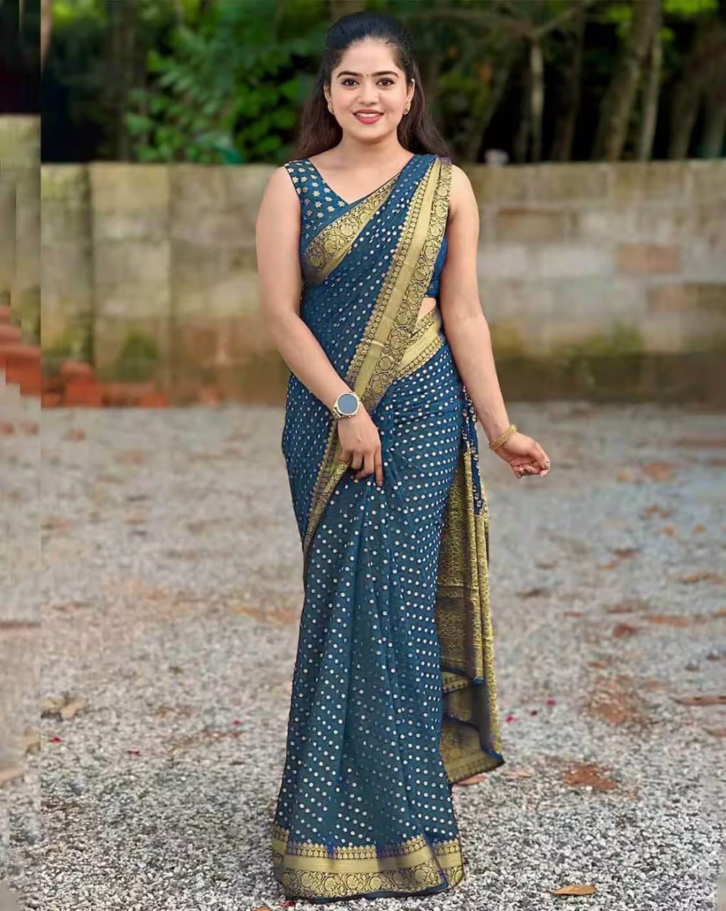 Soft Lichi Silk Saree with Rich Pallu and All-Over Jacquard Weave Design