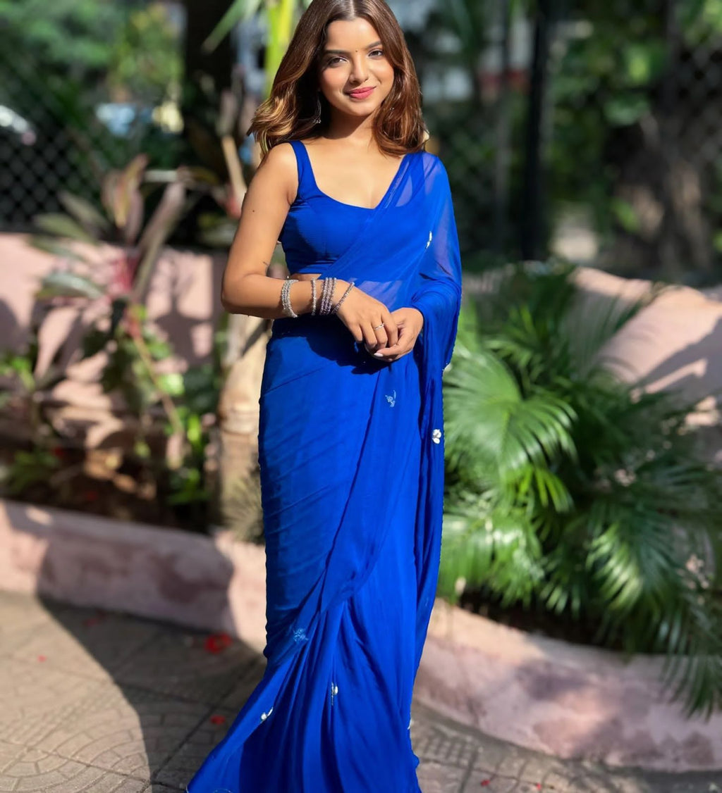 Elegant Handcrafted Leaf-Cut Georgette Saree with Silver Embellished Border