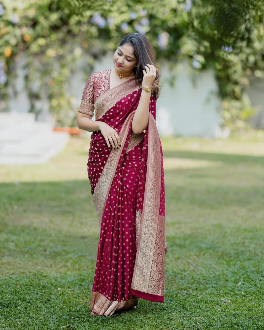 Royal Weaves Soft Lichi Silk Saree with Exquisite Jacquard Detailing
