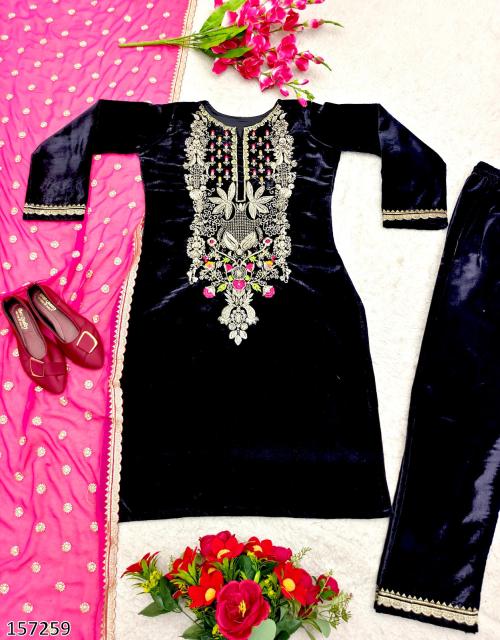 Luxury Velvet Embroidered Suit Set with Heavy Dupatta – Premium Winter Wedding Collection